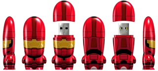 Illustration for article titled Halo Master Chief Mimobot Thumb Drives (Finish the File Transfer)